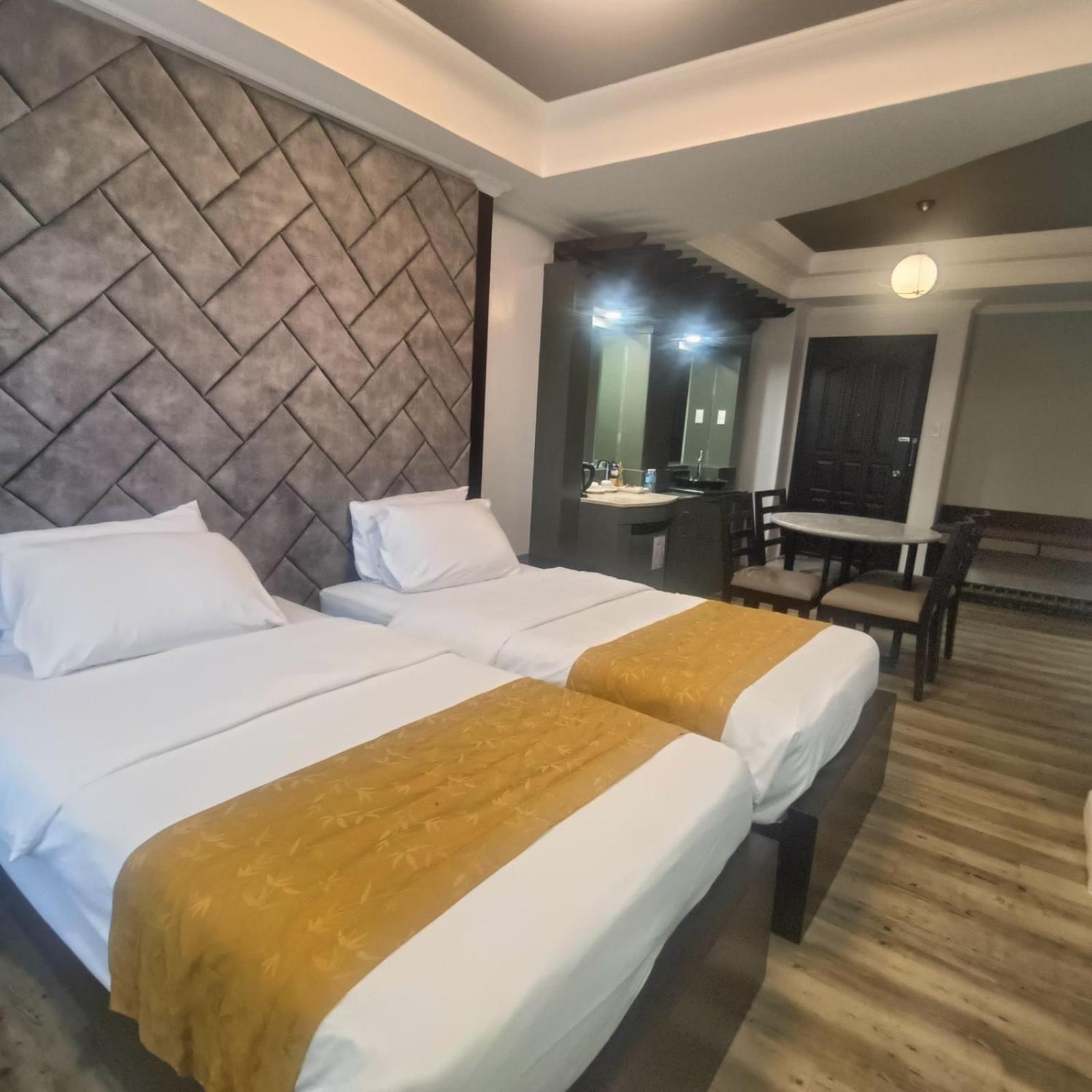 Mo2 Westown Hotel - Mandalagan Bacolod Extérieur photo