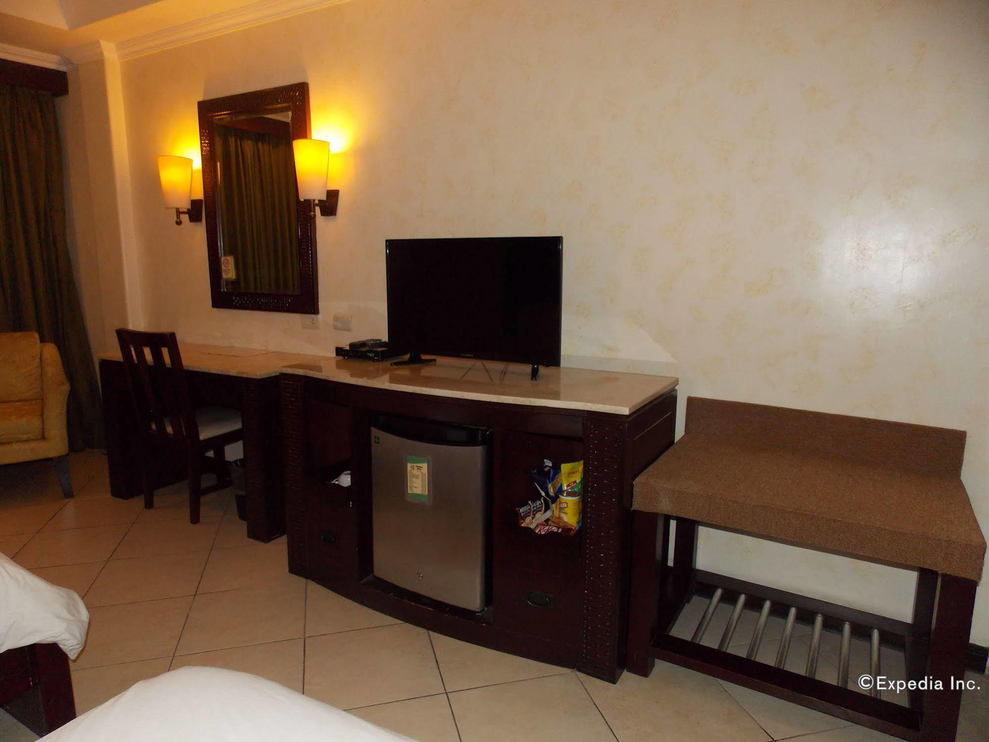 Mo2 Westown Hotel - Mandalagan Bacolod Extérieur photo