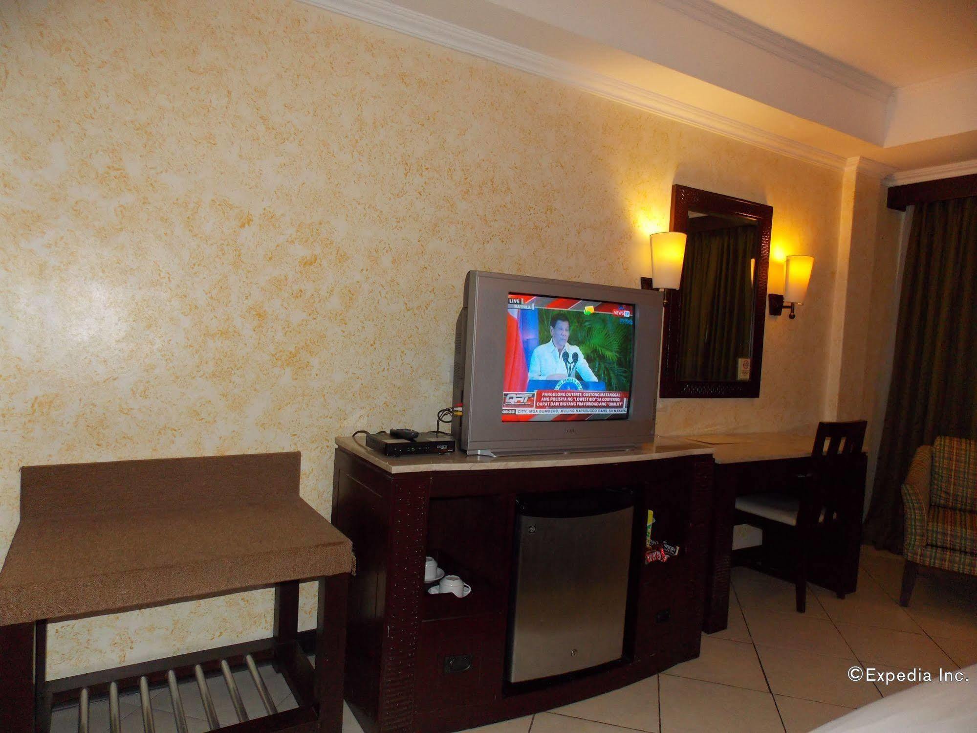 Mo2 Westown Hotel - Mandalagan Bacolod Extérieur photo