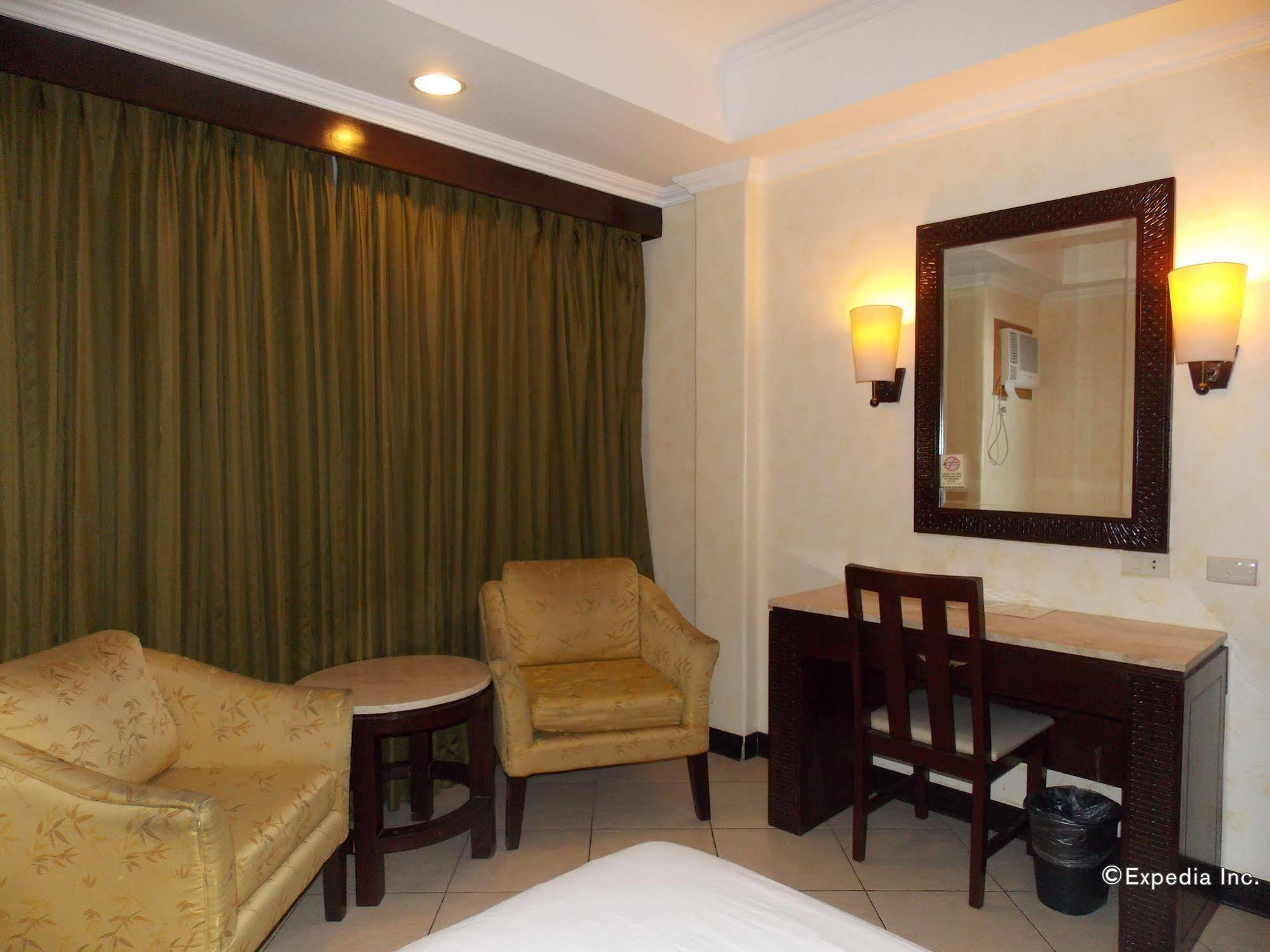Mo2 Westown Hotel - Mandalagan Bacolod Extérieur photo