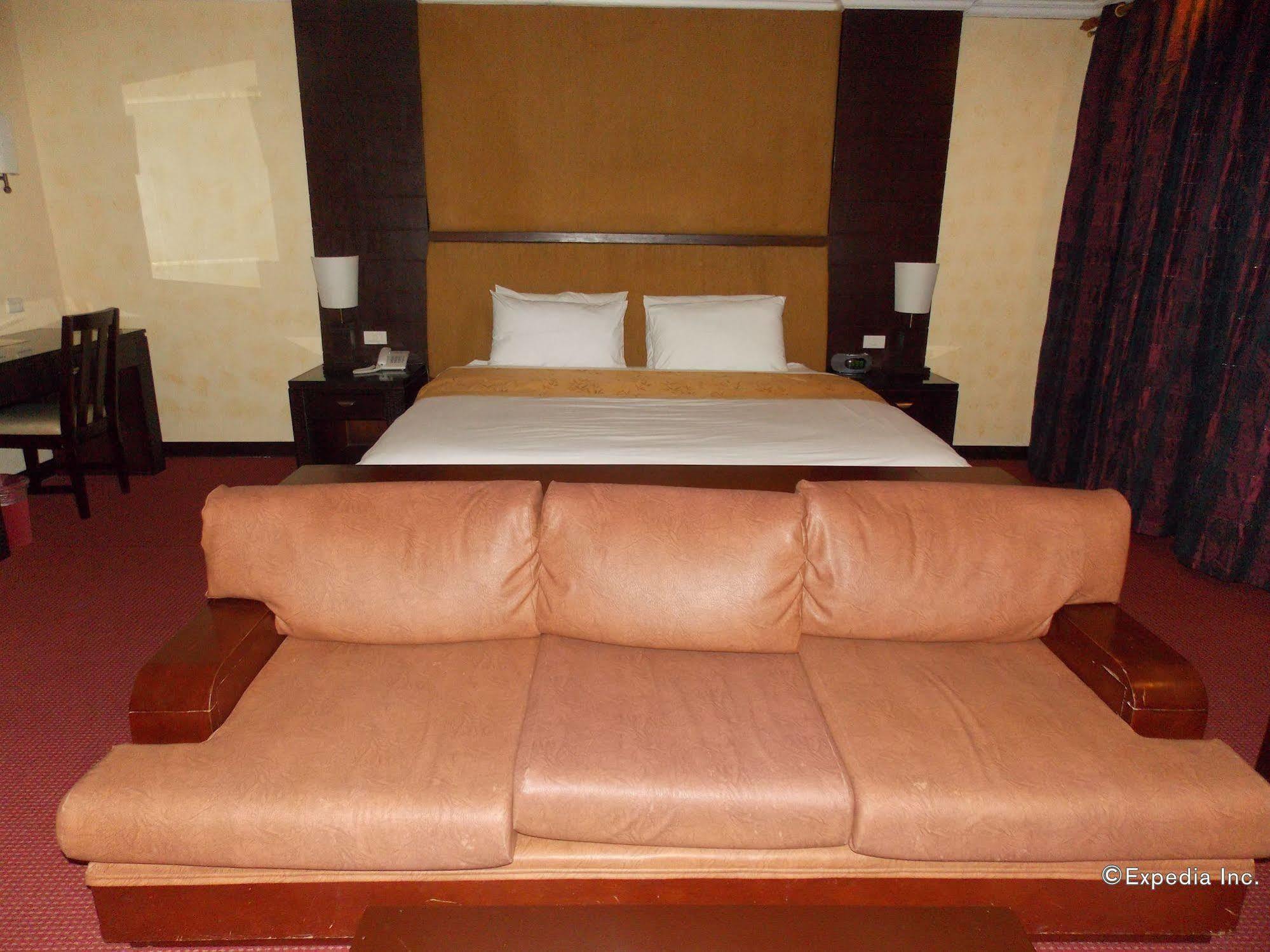Mo2 Westown Hotel - Mandalagan Bacolod Extérieur photo
