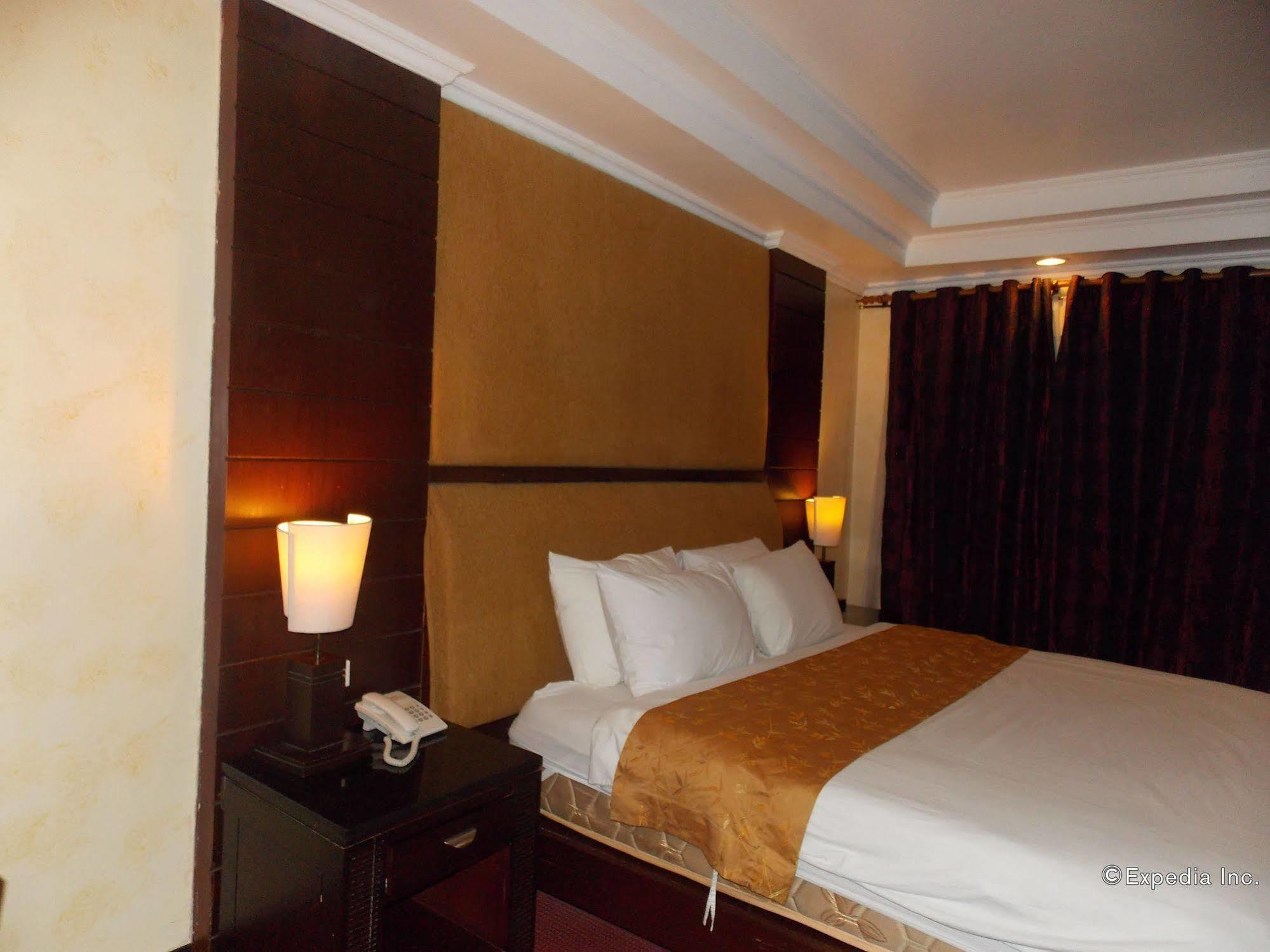 Mo2 Westown Hotel - Mandalagan Bacolod Extérieur photo