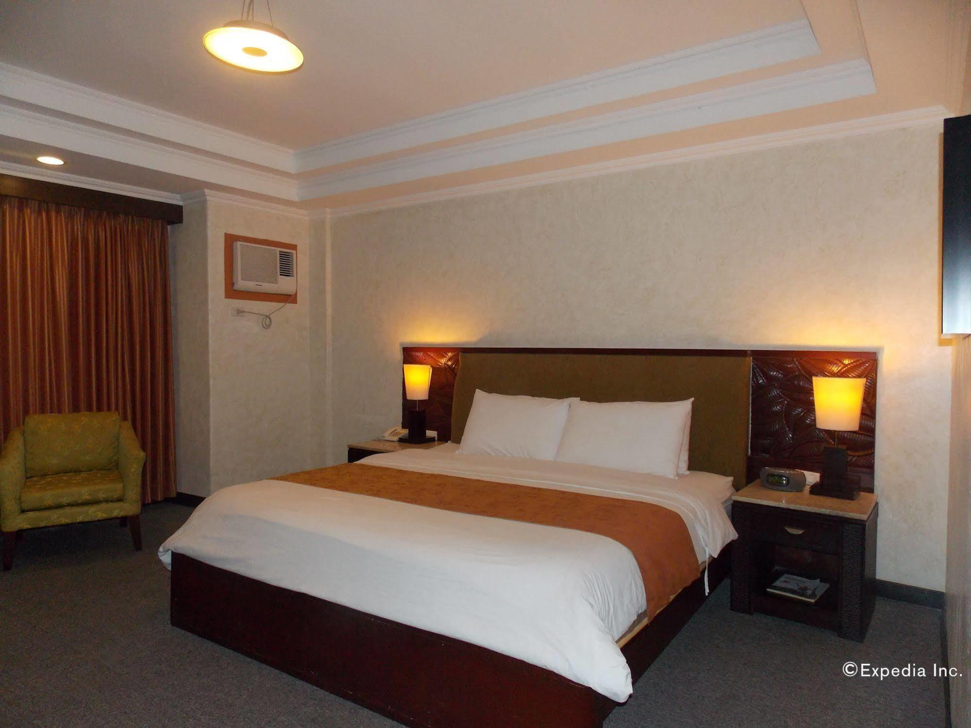 Mo2 Westown Hotel - Mandalagan Bacolod Extérieur photo