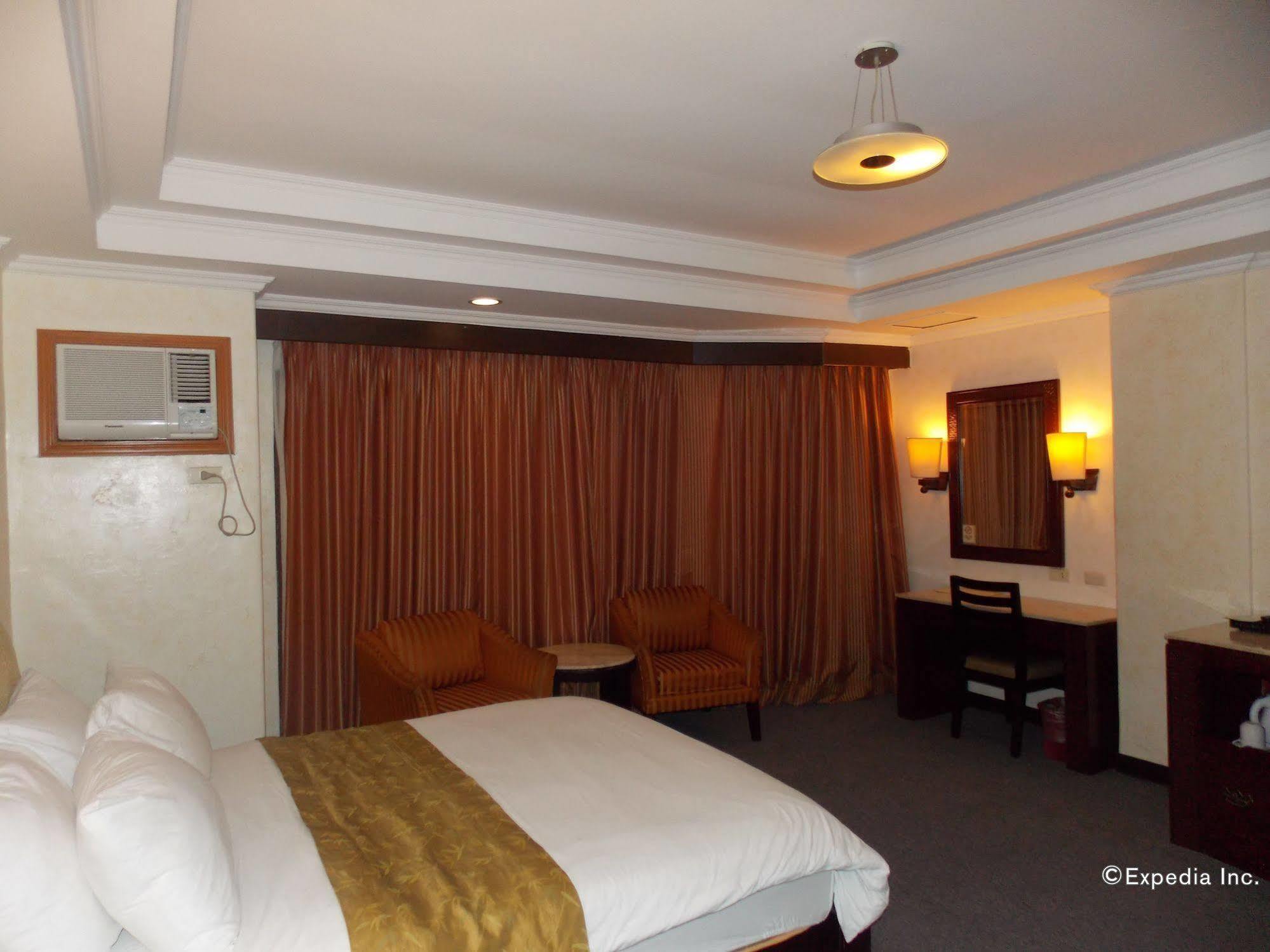 Mo2 Westown Hotel - Mandalagan Bacolod Extérieur photo